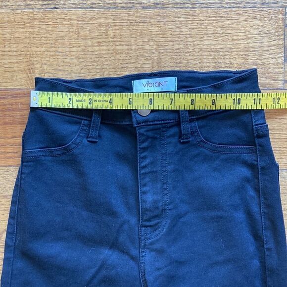Juniors Vibrant Black Skinny Jeans Size 3 EUC - Picture 8 of 11